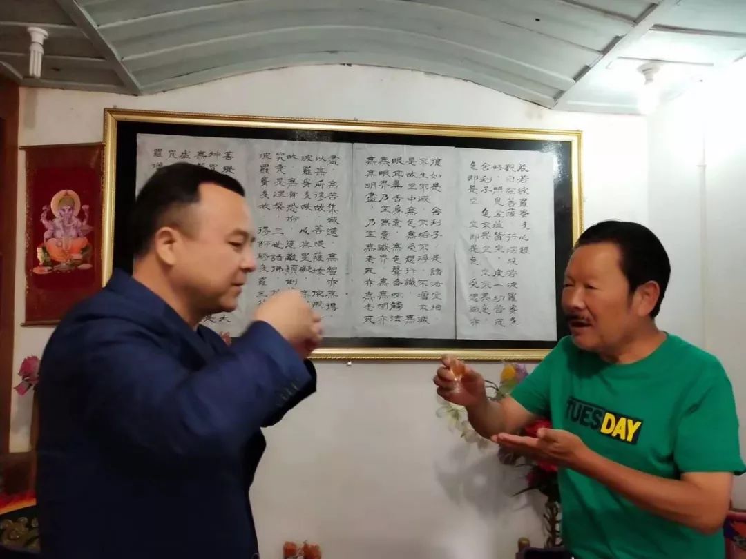 无限臀山欧美精品 相关产品