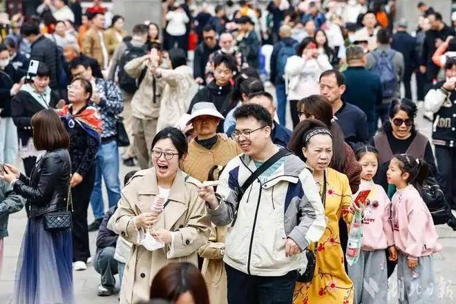 日本一面亲一面膜下边的53分 关键词：网络匿名性