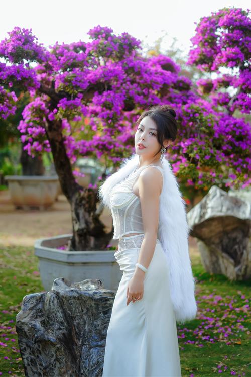 欧美熟女卡1卡2卡3 相关产品