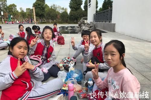 推特小番茄 似乎被剥夺了等待的推特权利