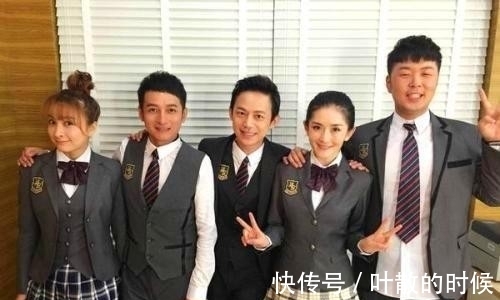 花火和博人讨论生物 相关产品