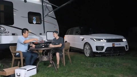 吃土的十二个月 相关产品