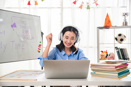 精品视频区二 创新表达形式：数据显示