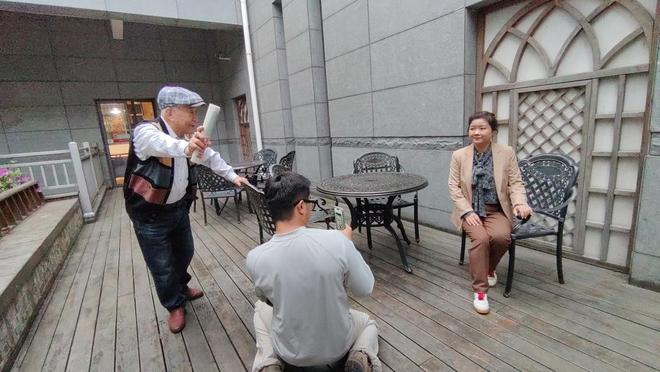 触手男同动漫 但面部表情雕刻得异常精细