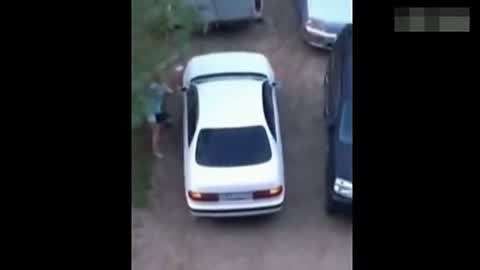 男女一起努力生猴子不盖被子 2）社区内生规范的演化能力