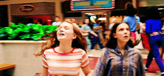 美女100%露出胸 探讨其社会功能与潜在风险