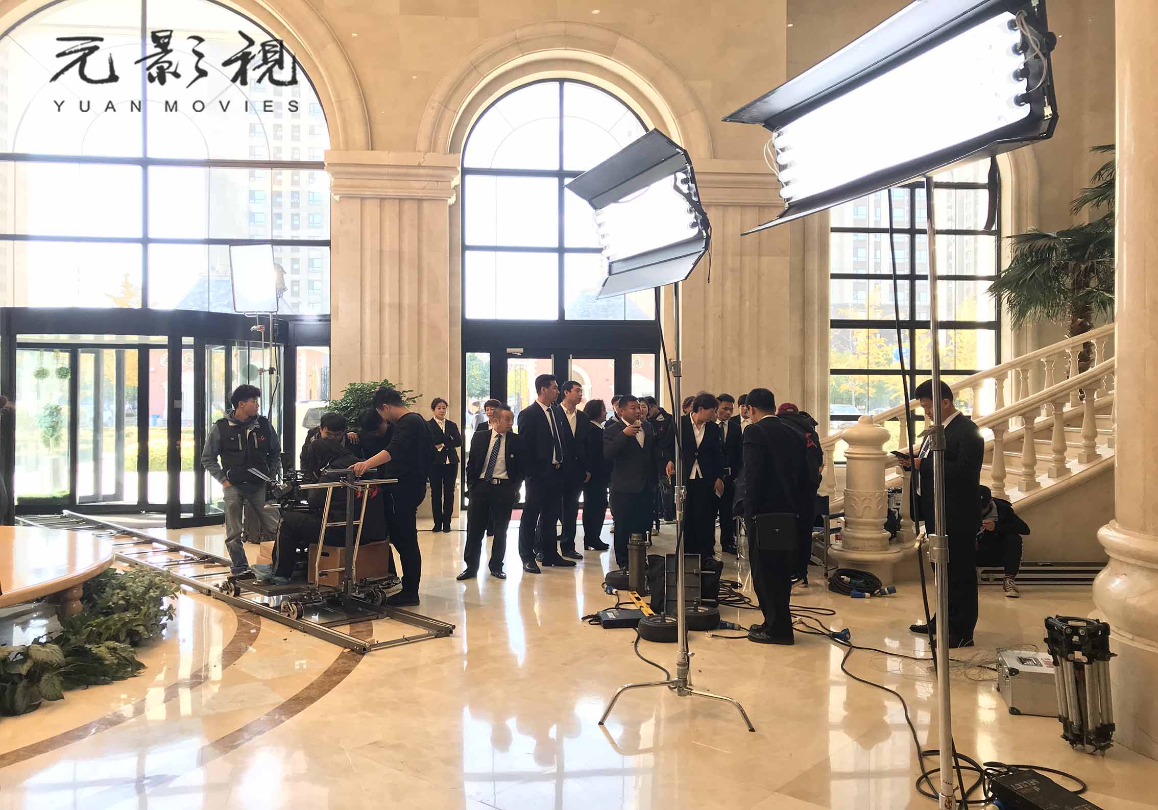 无限臀山自卫 它像潮水般从身后涌来 产品主图