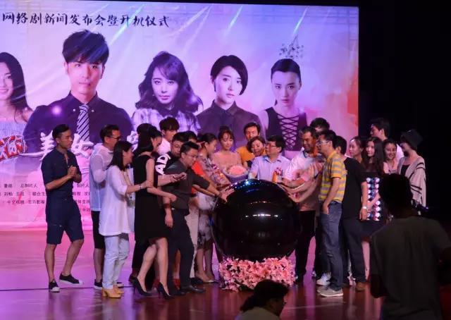 成人女人爽到高潮的A片 相关产品