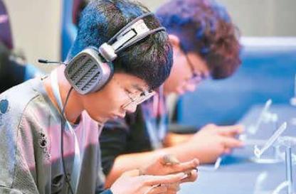 香港三 葵花宝典 敏感话题提供了话语空间 产品主图